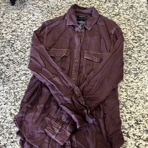 AMERICAN EAGLE PURPLE BUTTON DOWN